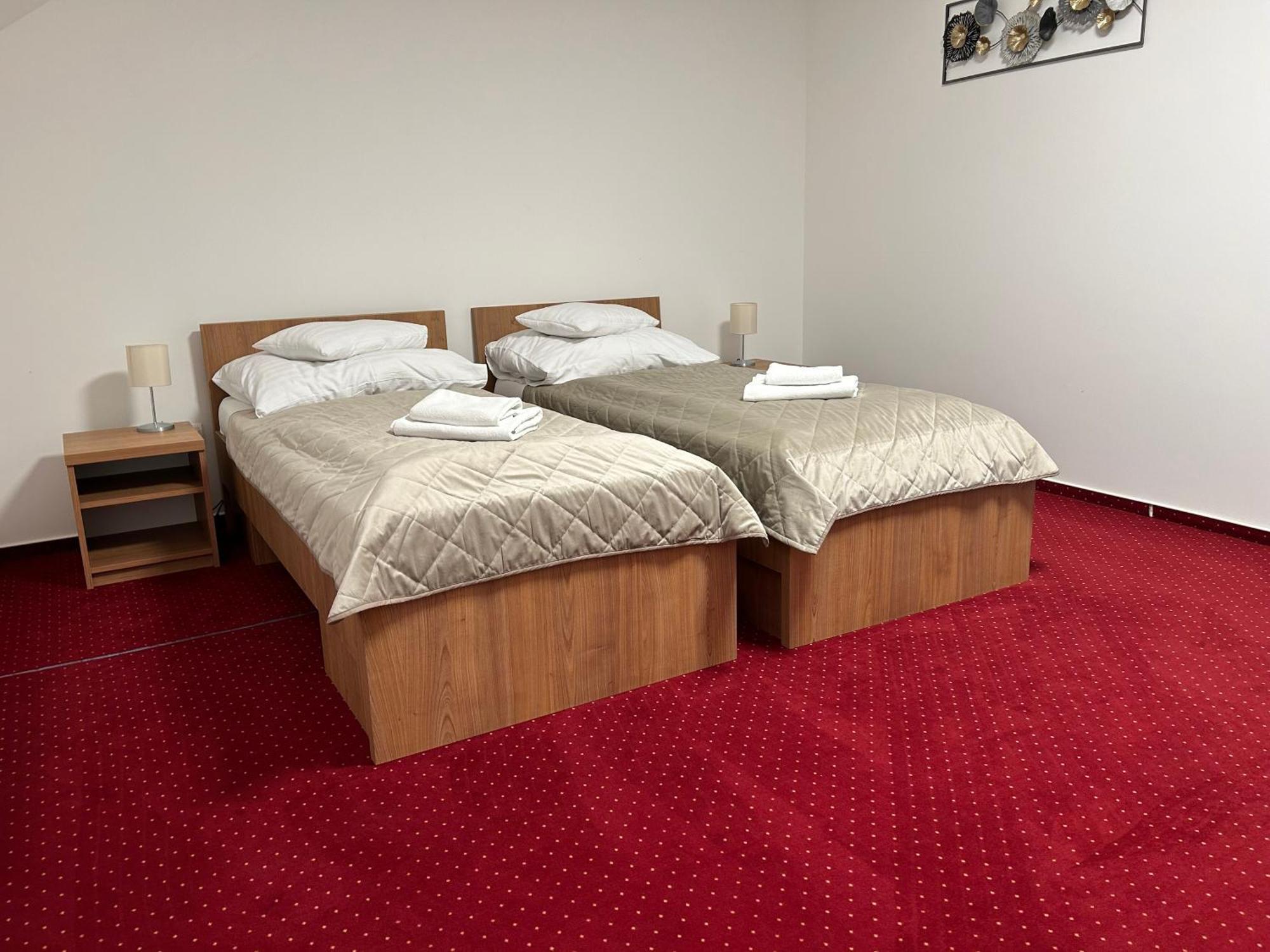 Hotel Evan u Hoffera Topoľčany Buitenkant foto