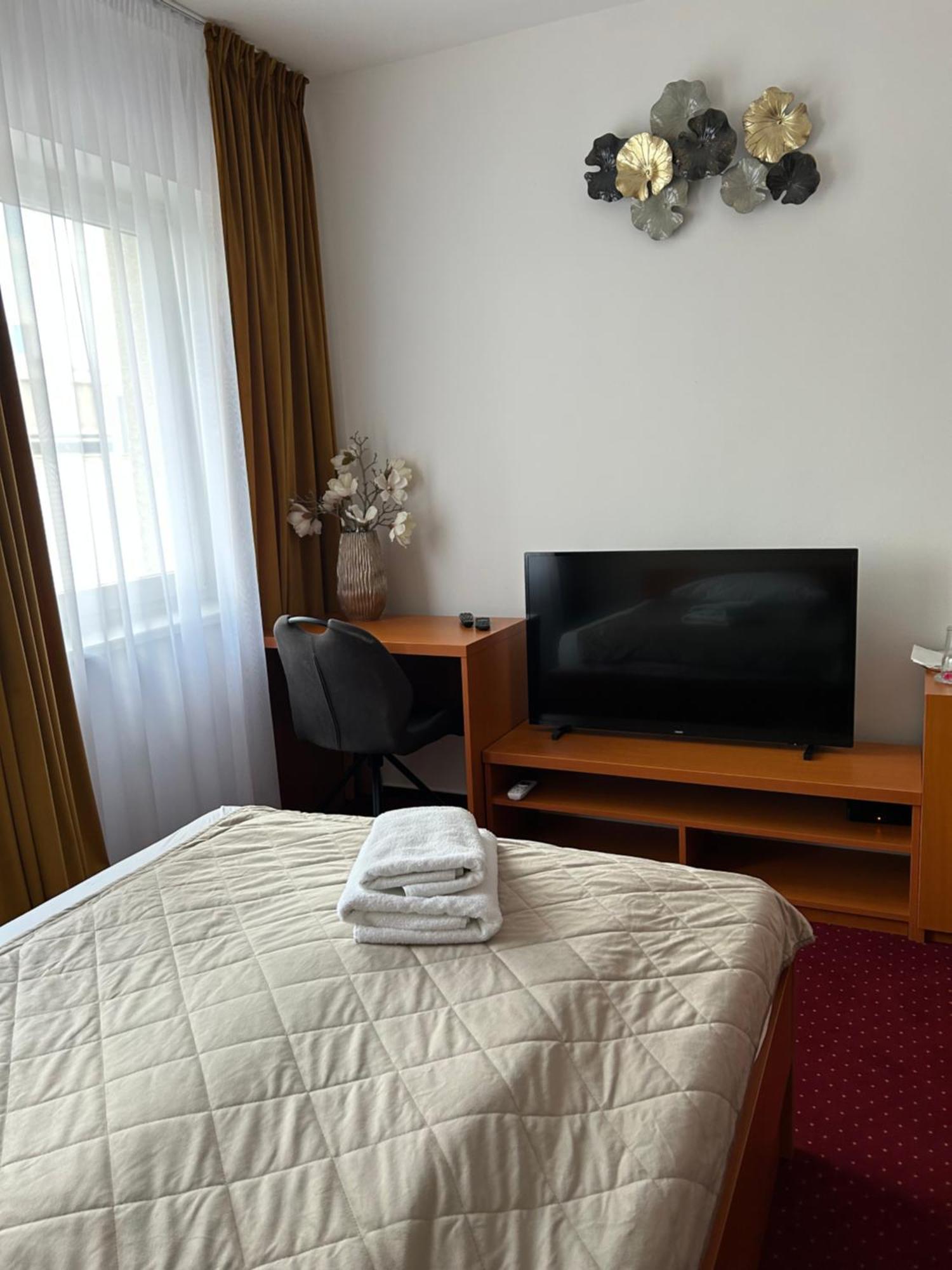 Hotel Evan u Hoffera Topoľčany Buitenkant foto