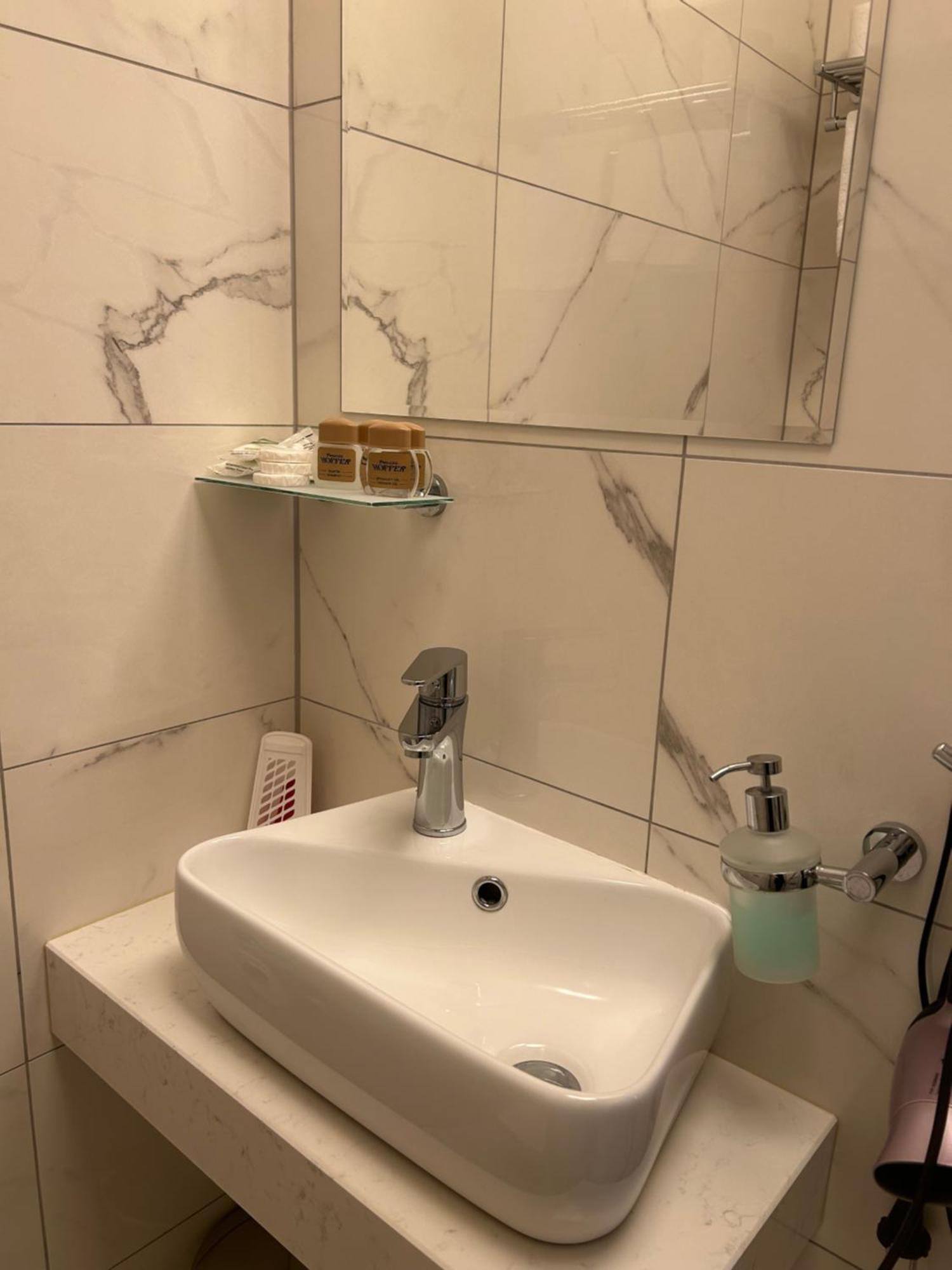 Hotel Evan u Hoffera Topoľčany Buitenkant foto