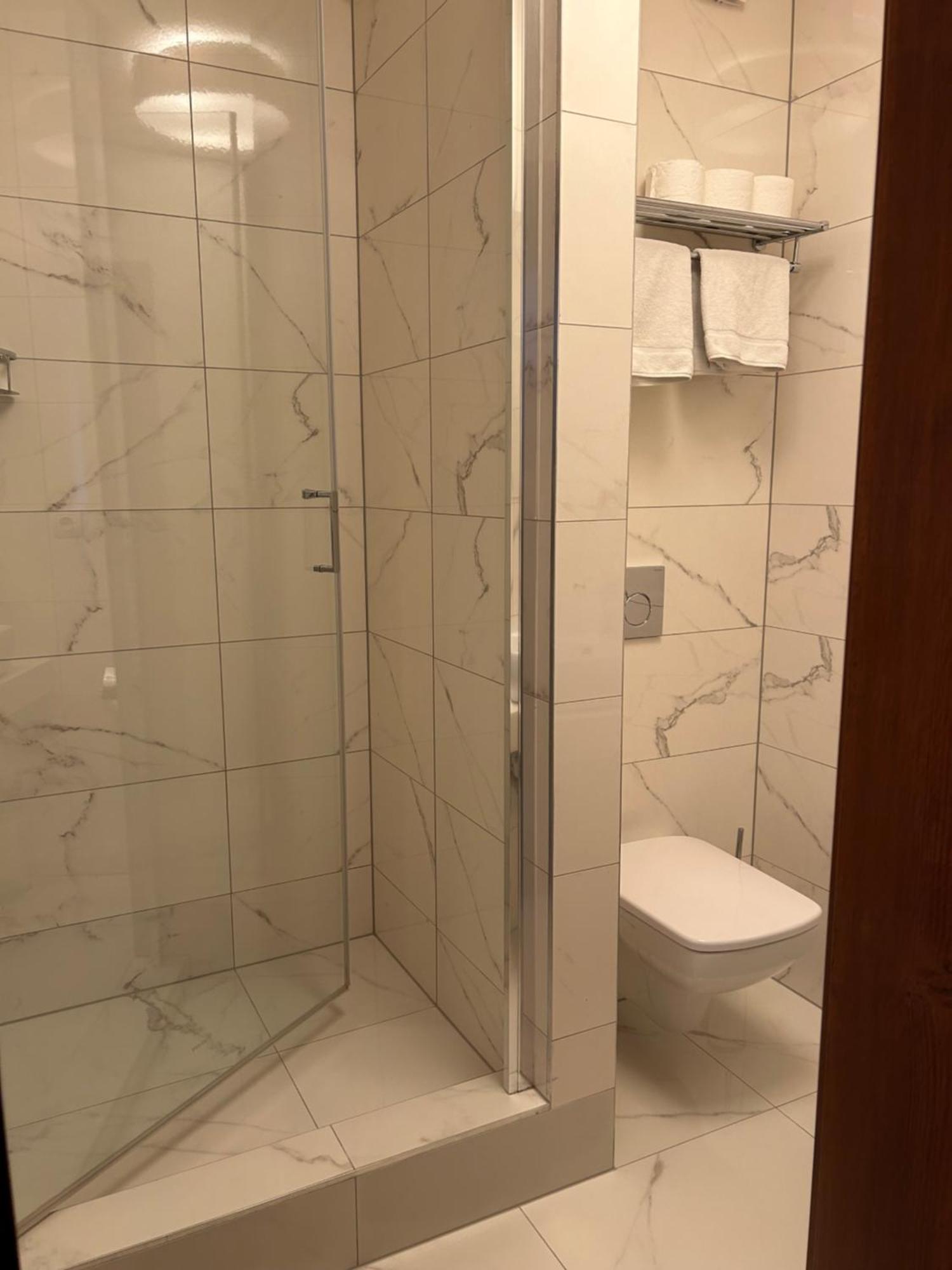 Hotel Evan u Hoffera Topoľčany Buitenkant foto