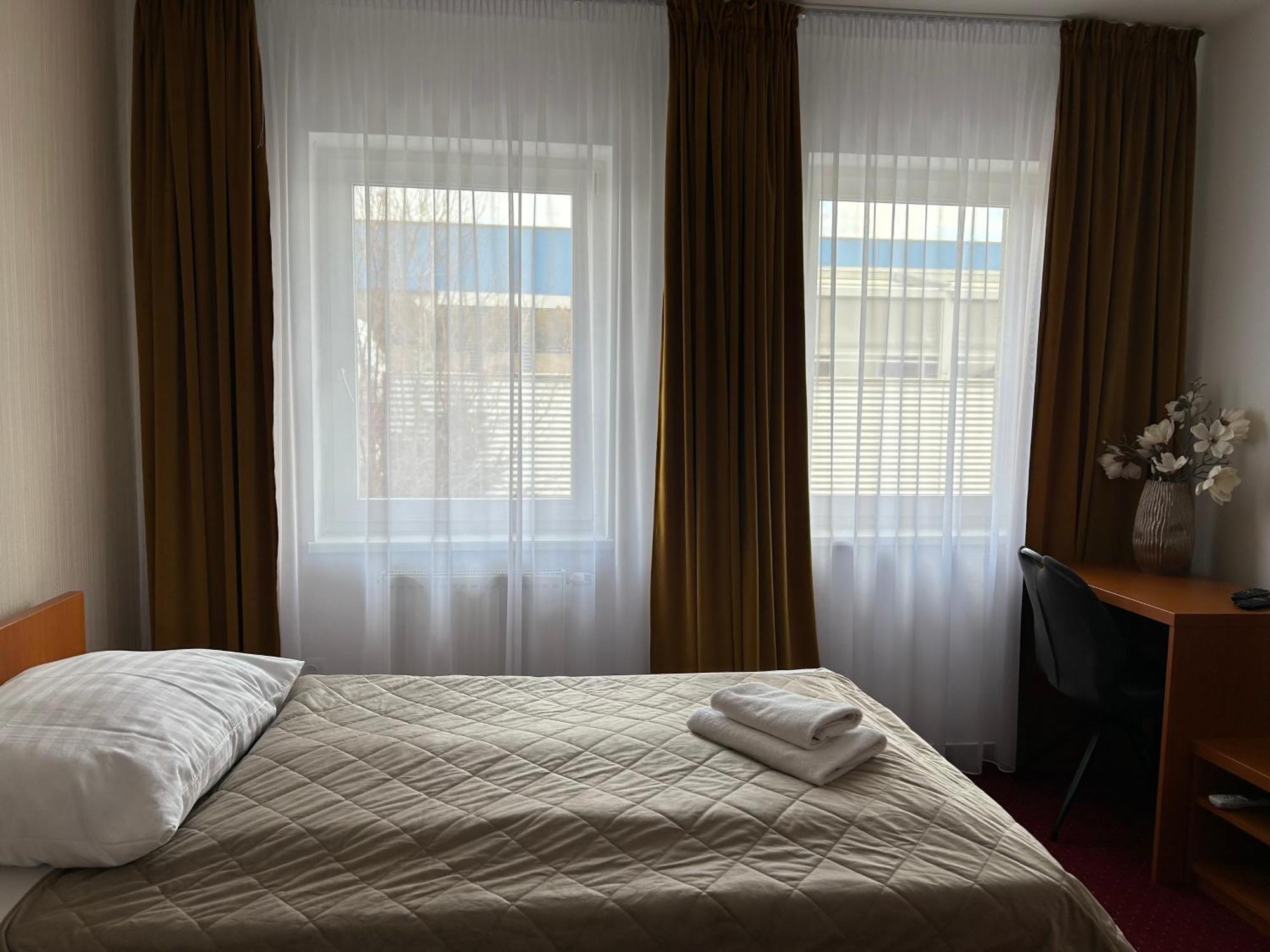 Hotel Evan u Hoffera Topoľčany Buitenkant foto